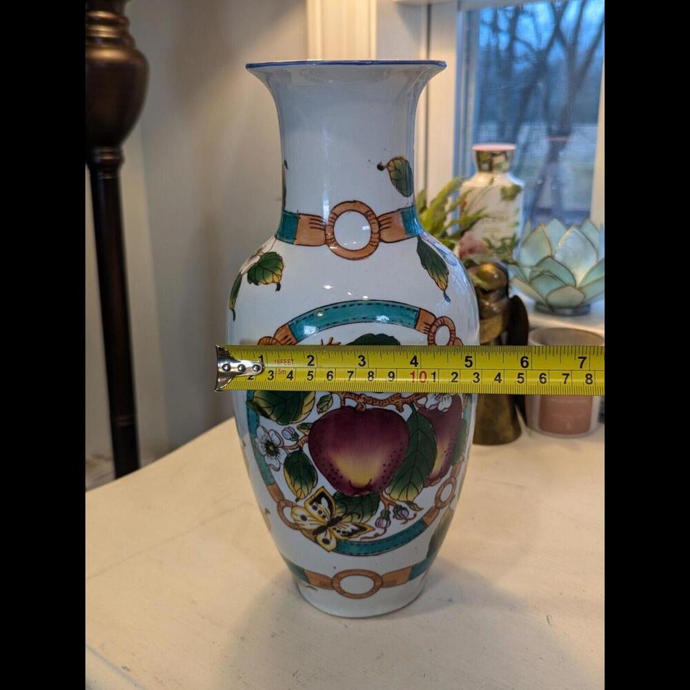 VINTAGE CHINESE PORCELAIN CERAMIC VASE APPLES AND BUTTERFLIES EXCELLENT... - Picture 7 of 7